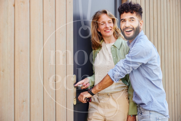Koppel opent nieuwe huis 2
