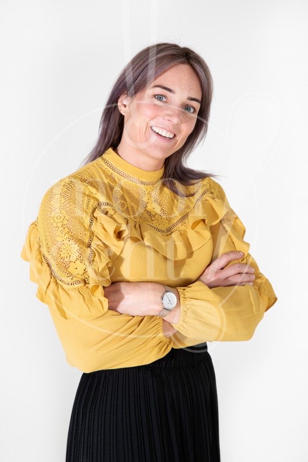 Portret vrouw witte achtergrond 1