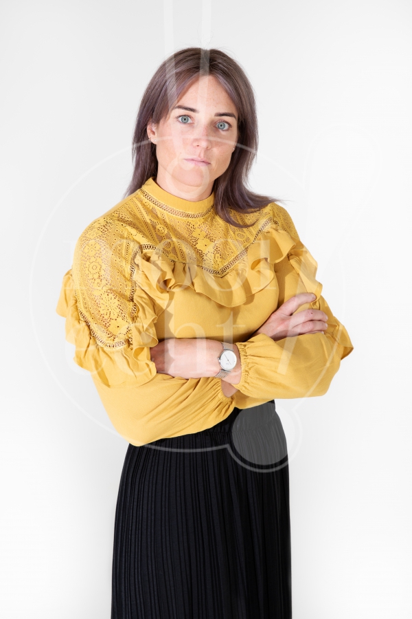 Portret vrouw witte achtergrond 2
