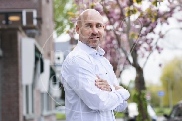 Portret man buiten 1