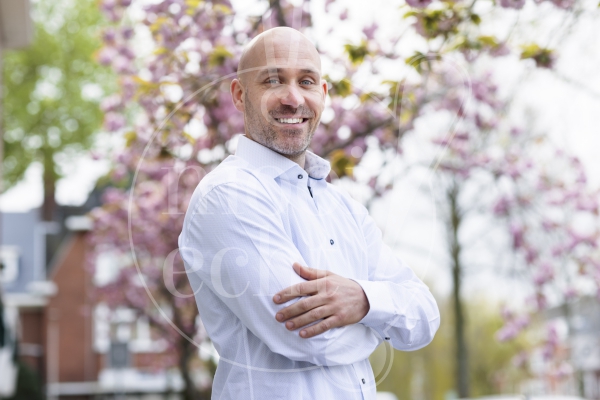 Portret man buiten 3