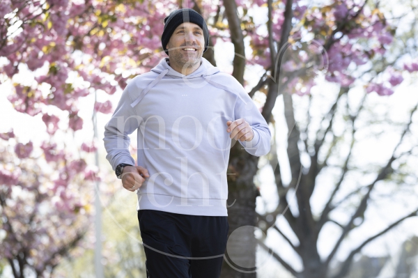 Man is aan het hardlopen