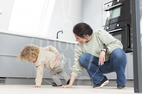 Moeder speelt samen met haar zoon 2