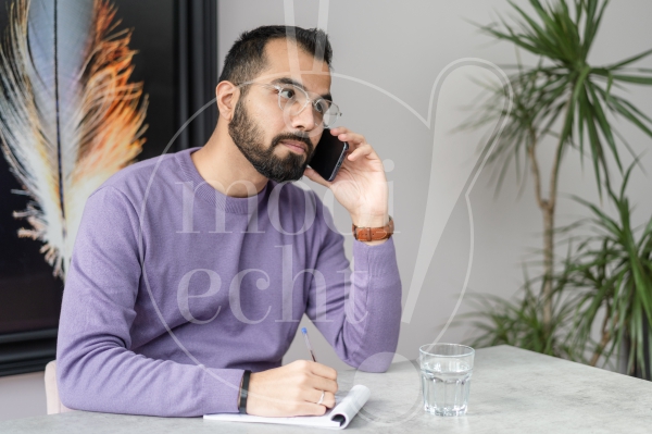 Man aan het bellen 1