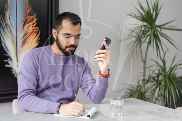 Man aan het bellen 2