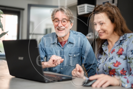 Koppel aan het facetimen 2