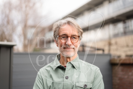 Portret man buiten 3